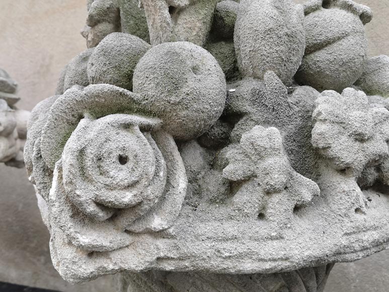 Paire de corbeilles de fruits et fleurs en pierre sculptée, fin du XIXe siècle Paire de corbeilles de fruits et fleurs en pierre sculptée, fin du XIXe siècle-6