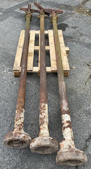 Lot de trois colonnes composites en fonte  Lot de trois colonnes composites en fonte -6