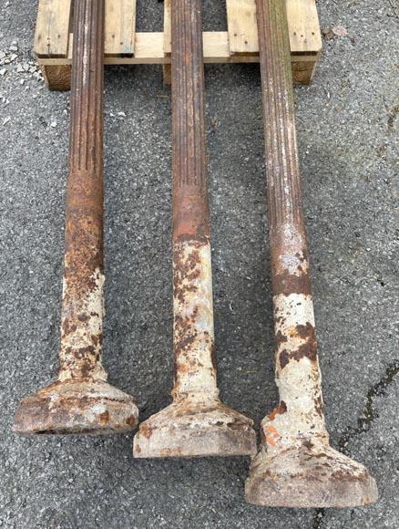 Lot de trois colonnes composites en fonte  Lot de trois colonnes composites en fonte -8