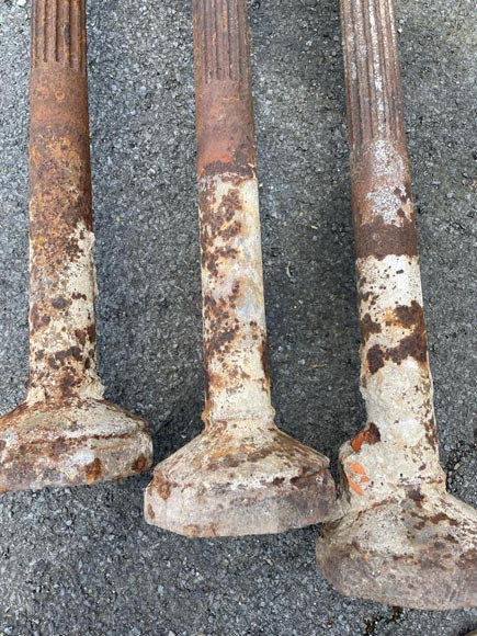 Lot de trois colonnes composites en fonte  Lot de trois colonnes composites en fonte -9