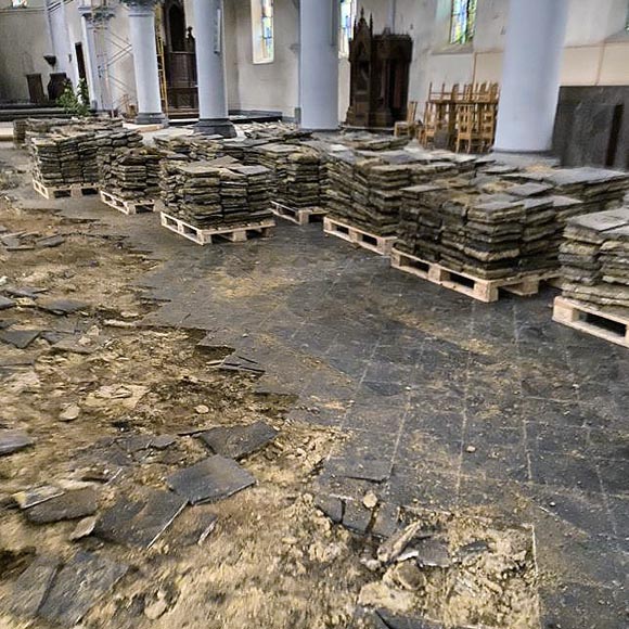 Important ensemble 280m² de dalles en pierre noire de soignies, XIXe siècle Important ensemble 280m² de dalles en pierre noire de soignies, XIXe siècle-0