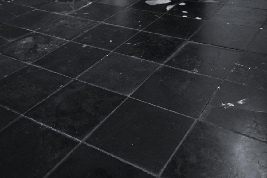 Important ensemble 280m² de dalles en pierre noire de soignies, XIXe siècle Important ensemble 280m² de dalles en pierre noire de soignies, XIXe siècle-1