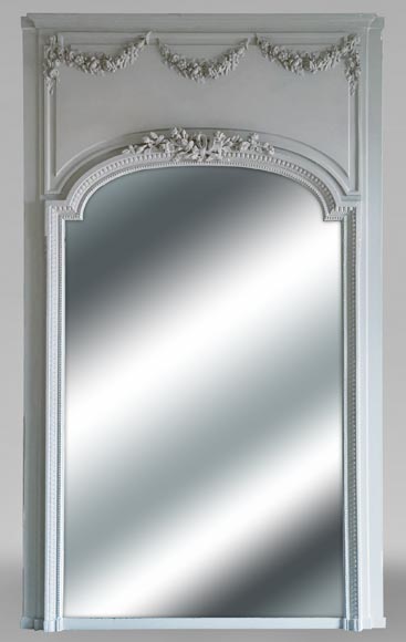 Grand trumeau de style Louis XVI à la guirlande de fleurs Grand trumeau de style Louis XVI à la guirlande de fleurs -0