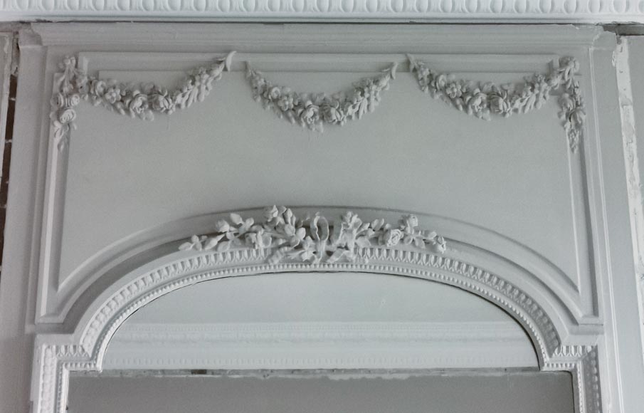 Grand trumeau de style Louis XVI à la guirlande de fleurs Grand trumeau de style Louis XVI à la guirlande de fleurs -1