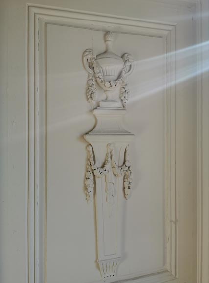 Belle pièce de boiserie en boit peint à décor néo-classique d’époque Louis XVI Belle pièce de boiserie en boit peint à décor néo-classique d’époque Louis XVI-2