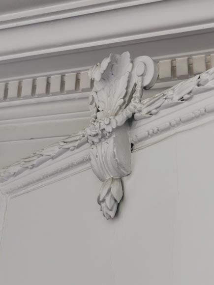 Belle pièce de boiserie en boit peint à décor néo-classique d’époque Louis XVI Belle pièce de boiserie en boit peint à décor néo-classique d’époque Louis XVI-13