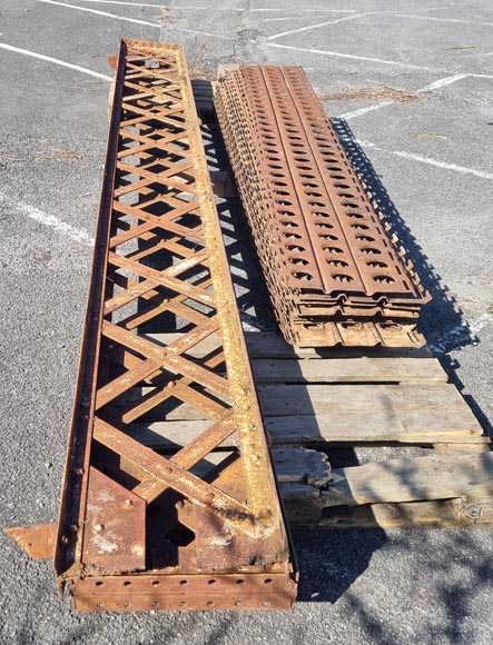 Deux structures métalliques rectangulaires, XIXe siècle  Deux structures métalliques rectangulaires, XIXe siècle -2