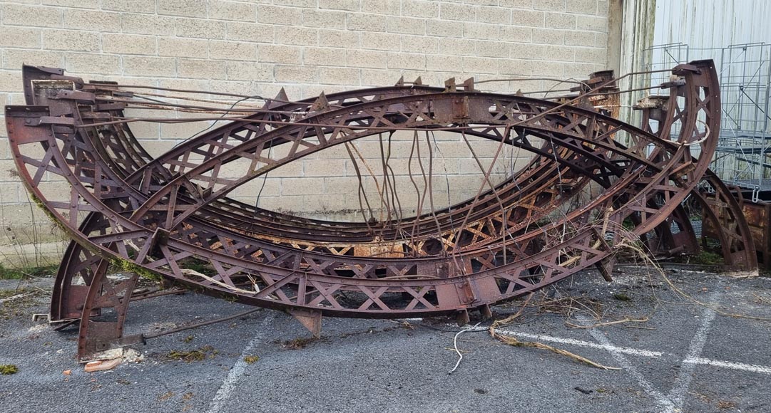 Ensemble de douze structures métalliques en forme d'arc, XIXe siècle  Ensemble de douze structures métalliques en forme d'arc, XIXe siècle -9