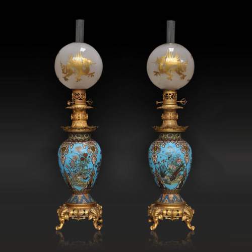 Ferdinand BARBEDIENNE (1810 – 1892) (Attrib. à) Paire de lampes à décor d'émail cloisonné chinois