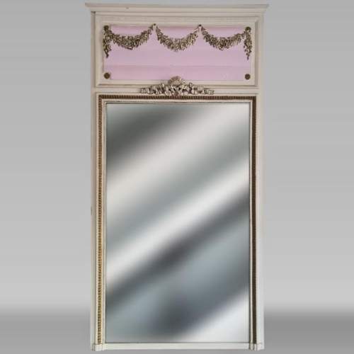 Trumeau de style Louis XVI au ruban et à la couronne de fleurs