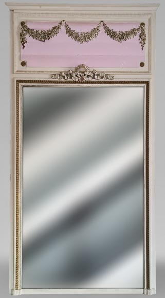 Trumeau de style Louis XVI au ruban et à la couronne de fleurs Trumeau de style Louis XVI au ruban et à la couronne de fleurs-0