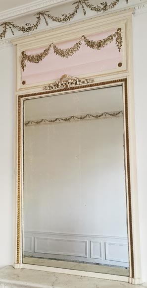 Trumeau de style Louis XVI au ruban et à la couronne de fleurs Trumeau de style Louis XVI au ruban et à la couronne de fleurs-1