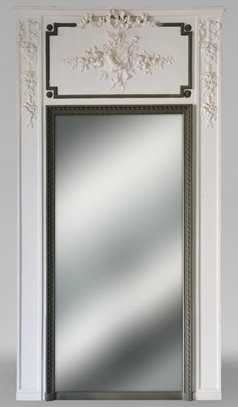 Trumeau bicolore de style Louis XVI au trophée de musique Trumeau bicolore de style Louis XVI au trophée de musique-0