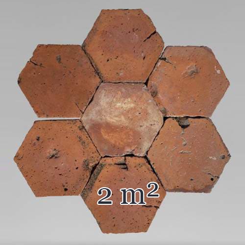 Lot d'environ 2m² de dalles hexagonales anciennes en terre cuite, XIXe siècle