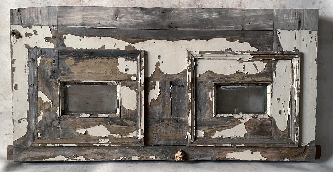 Grande double porte en bois peint en vert et dessus de porte, XXe siècle Grande double porte en bois peint en vert et dessus de porte, XXe siècle -8