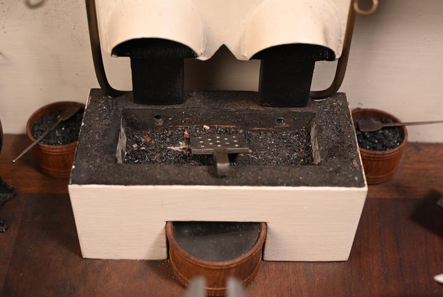 Maquette représentant un atelier de ferronnerie Maquette représentant un atelier de ferronnerie-4