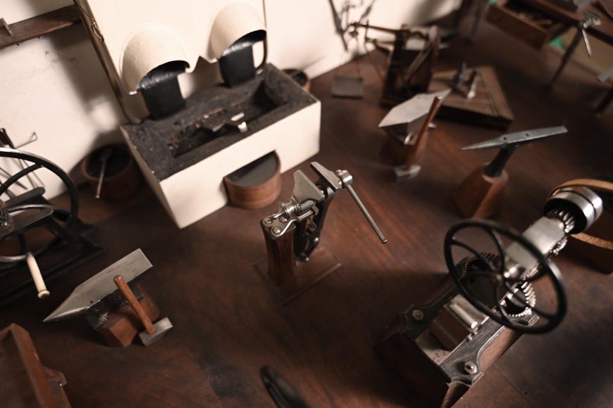 Maquette représentant un atelier de ferronnerie Maquette représentant un atelier de ferronnerie-19