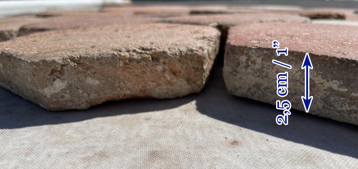 Lot d'environ 4,5 m² de dalles hexagonales anciennes en terre cuite, XIXe   siècle Lot d'environ 4,5 m² de dalles hexagonales anciennes en terre cuite, XIXe   siècle-4