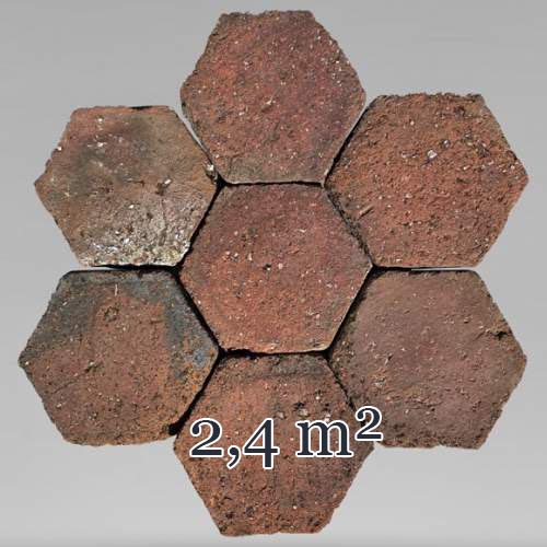 Lot d'environ 2,4m² de petites dalles hexagonales anciennes en terre cuite, XIXe siècle