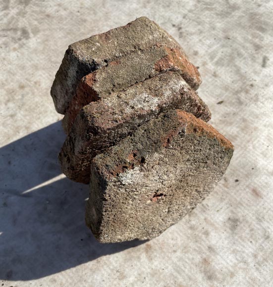 Lot d'environ 2,4m² de petites dalles hexagonales anciennes en terre cuite, XIXe siècle Lot d'environ 2,4m² de petites dalles hexagonales anciennes en terre cuite, XIXe siècle-3