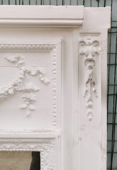 Trumeau de style Louis XVI aux guirlandes de fleurs Trumeau de style Louis XVI aux guirlandes de fleurs-2