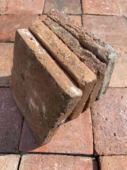 Lot d'environ 12m² de tomettes anciennes en terre cuite Lot d'environ 12m² de tomettes anciennes en terre cuite-3