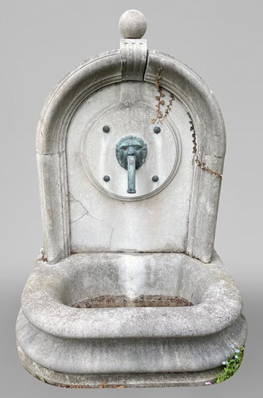 Grande fontaine d'extérieur en pierre marbrière, fin du XIXe siècle Grande fontaine d'extérieur en pierre marbrière, fin du XIXe siècle-0