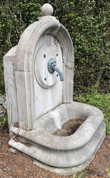 Grande fontaine d'extérieur en pierre marbrière, fin du XIXe siècle Grande fontaine d'extérieur en pierre marbrière, fin du XIXe siècle-1