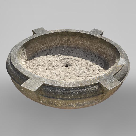 Jardinière ronde en pierre ornée de quatre saillies Jardinière ronde en pierre ornée de quatre saillies-0