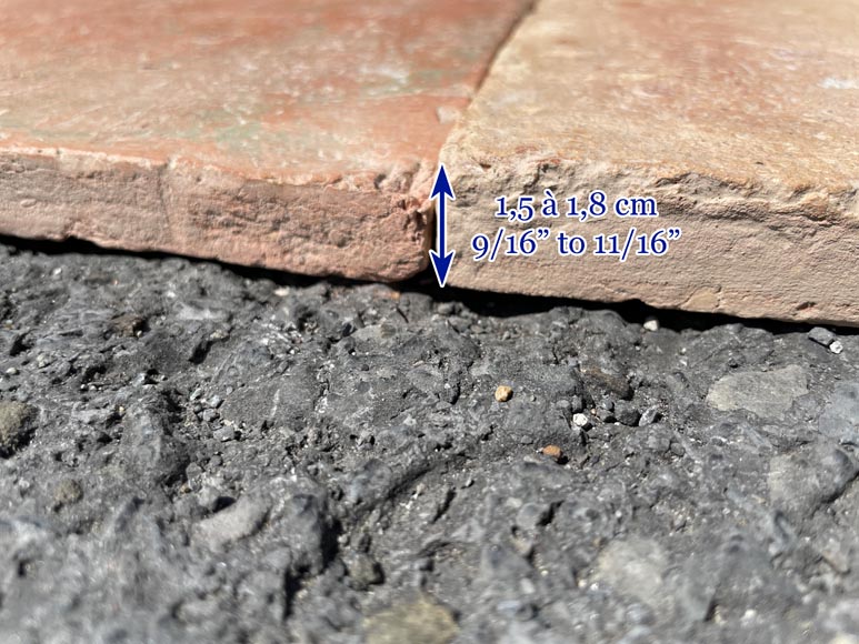 Lot d'environ 17 m² de tomettes carrées en terre cuite Lot d'environ 17 m² de tomettes carrées en terre cuite-3