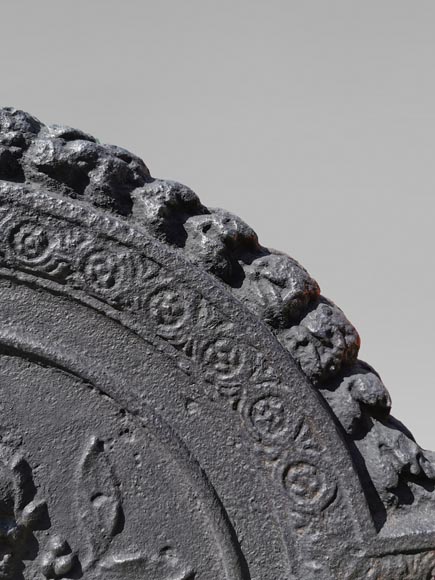 Rare plaque de cheminée au monogramme de Louis XIV et aux armes de France, vers 1700 Rare plaque de cheminée au monogramme de Louis XIV et aux armes de France, vers 1700-7