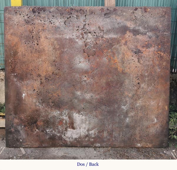 Grande plaque de cheminée en fonte ornée d'une couronne et de fleurs de lys Grande plaque de cheminée en fonte ornée d'une couronne et de fleurs de lys-6