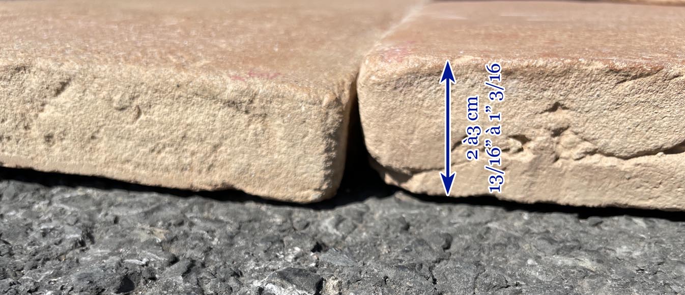 Lot d'environ 8 m² de tomettes carrées en terre cuite Lot d'environ 8 m² de tomettes carrées en terre cuite-5