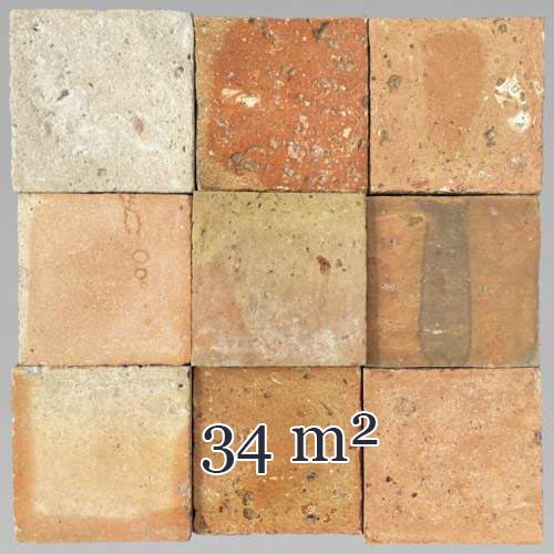 Lot d'environ 34m² de tomettes carrées en terre cuite
