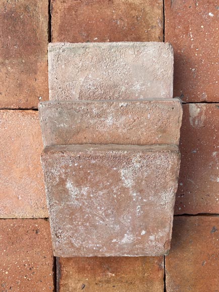 Lot d'environ 4,5m² de tomettes carrées en terre cuite Lot d'environ 4,5m² de tomettes carrées en terre cuite-2