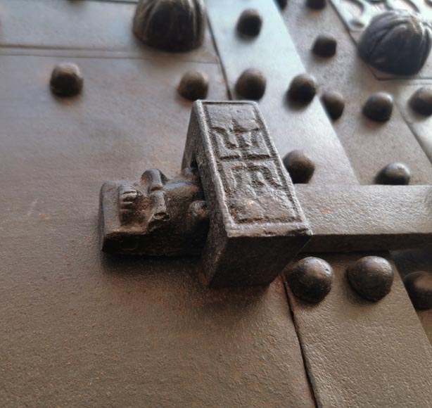 Grande double porte chinoise en chêne aux dragons, vers 1950 Grande double porte chinoise en chêne aux dragons, vers 1950-8