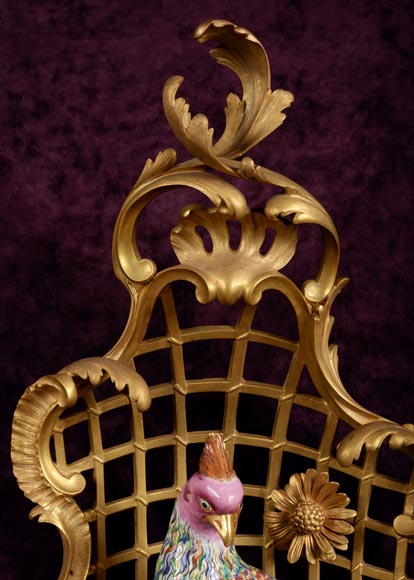 Manufacture Samson pour L'Escalier de Cristal, suite de quatre appliques au perroquet  de style Louis XV, après 1885 Manufacture Samson pour L'Escalier de Cristal, suite de quatre appliques au perroquet  de style Louis XV, après 1885-2