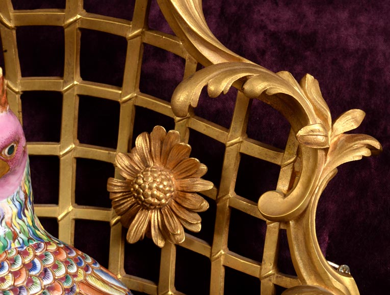 Manufacture Samson pour L'Escalier de Cristal, suite de quatre appliques au perroquet  de style Louis XV, après 1885 Manufacture Samson pour L'Escalier de Cristal, suite de quatre appliques au perroquet  de style Louis XV, après 1885-5