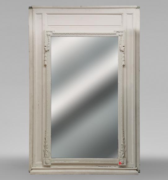 Grand trumeau de style Louis XVI en bois et stuc peint avec guirlande de laurier Grand trumeau de style Louis XVI en bois et stuc peint avec guirlande de laurier-0