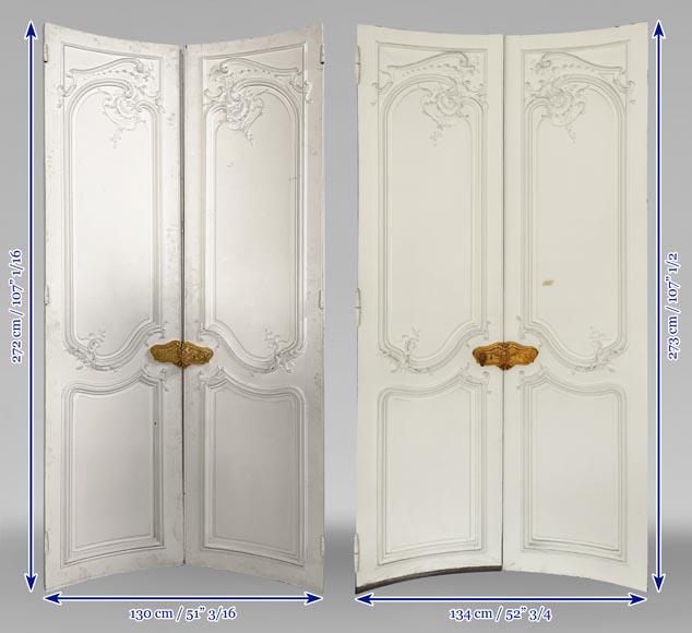 Exceptionnelle paire de double portes galbées de style Louis XV, décorées sur les deux faces Exceptionnelle paire de double portes galbées de style Louis XV, décorées sur les deux faces-15