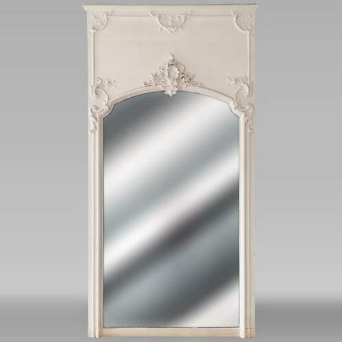 Trumeau de style Louis XV au décor de coquille asymétrique