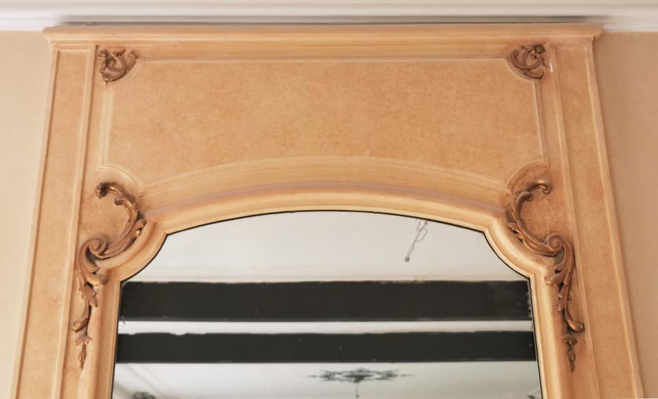 Trumeau beige de style Louis XV, fin du XIXe siècle Trumeau beige de style Louis XV, fin du XIXe siècle-1
