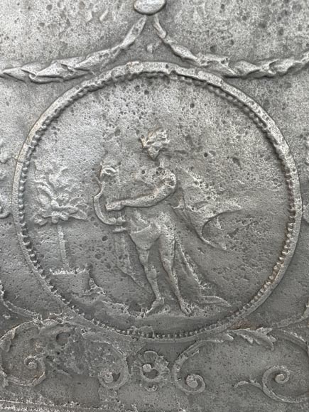 Plaque de cheminée ancienne  Plaque de cheminée ancienne