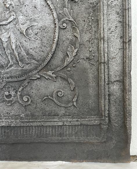 Plaque de cheminée ancienne  Plaque de cheminée ancienne