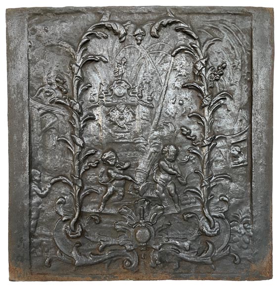 Plaque ancienne à décor de putti au canon, XIXe siècle Plaque ancienne à décor de putti au canon, XIXe siècle-0