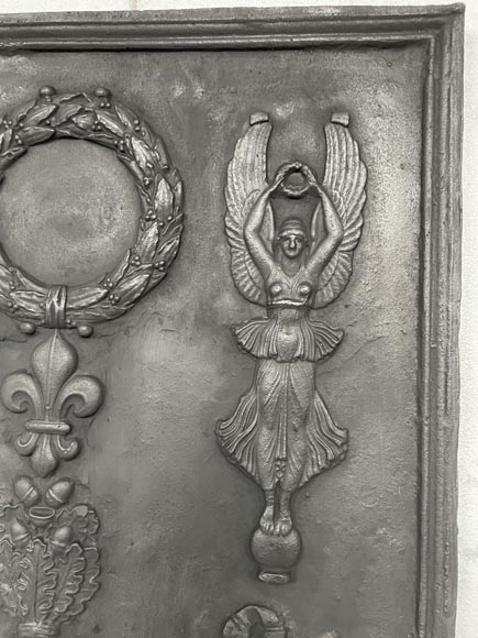 Plaque de cheminée aux Victoires et instruments de musique Plaque de cheminée aux Victoires et instruments de musique-3