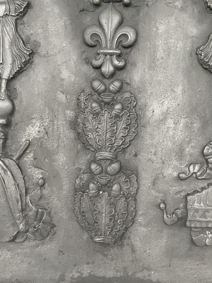 Plaque de cheminée aux Victoires et instruments de musique Plaque de cheminée aux Victoires et instruments de musique-5