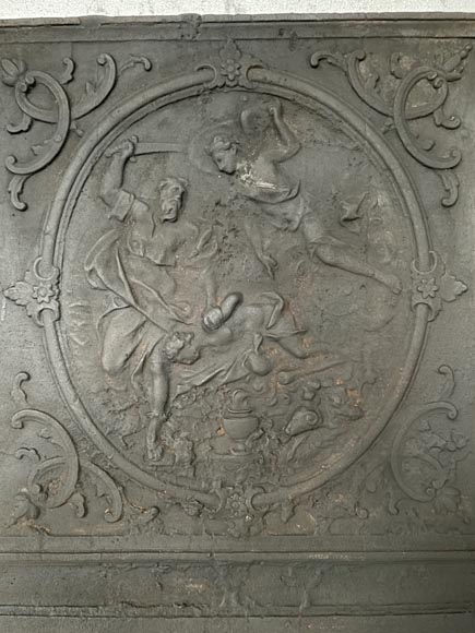 Belle plaque de cheminée en fonte  Belle plaque de cheminée en fonte