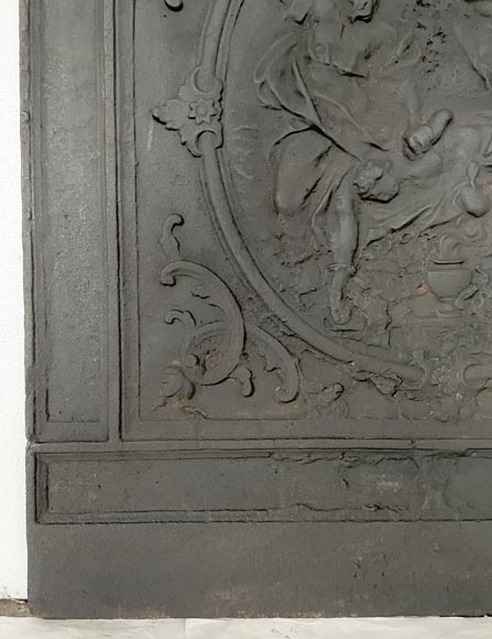 Belle plaque de cheminée en fonte  Belle plaque de cheminée en fonte