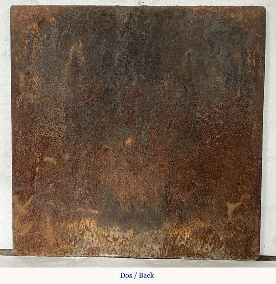 Belle plaque de cheminée en fonte  Belle plaque de cheminée en fonte